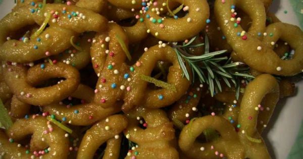 Dolci Cilentani Natalizi.Gli Scauratielli Cilentani Ricetta Mediterranea